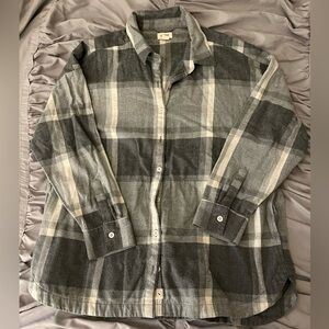 Upwest Women’s Gray Plaid Button-Up Shirt with Pockets